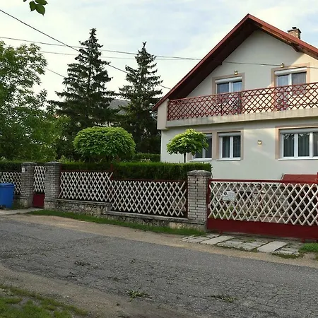 Tanay Vendeghaz Feriehus *
